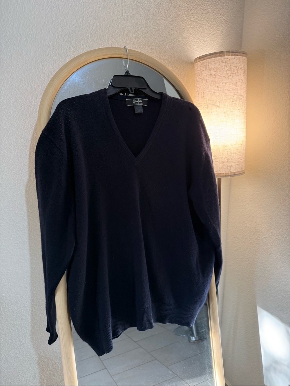 Neiman Marcus cashmere V-Neck Crew Sweater